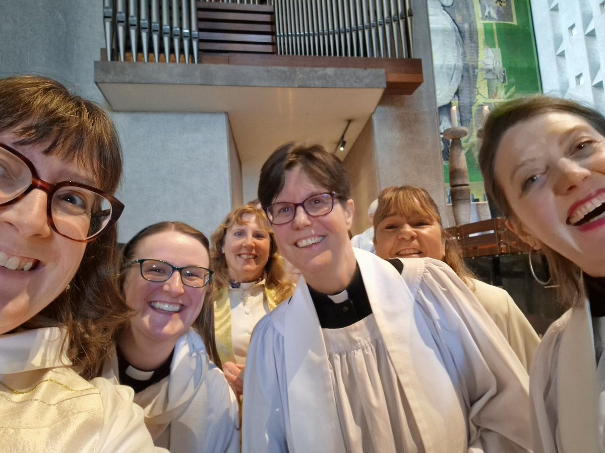 Celebrating 30 years of women's priestly ministry in @CofE_Cov @CovCathedral this afternoon 💛