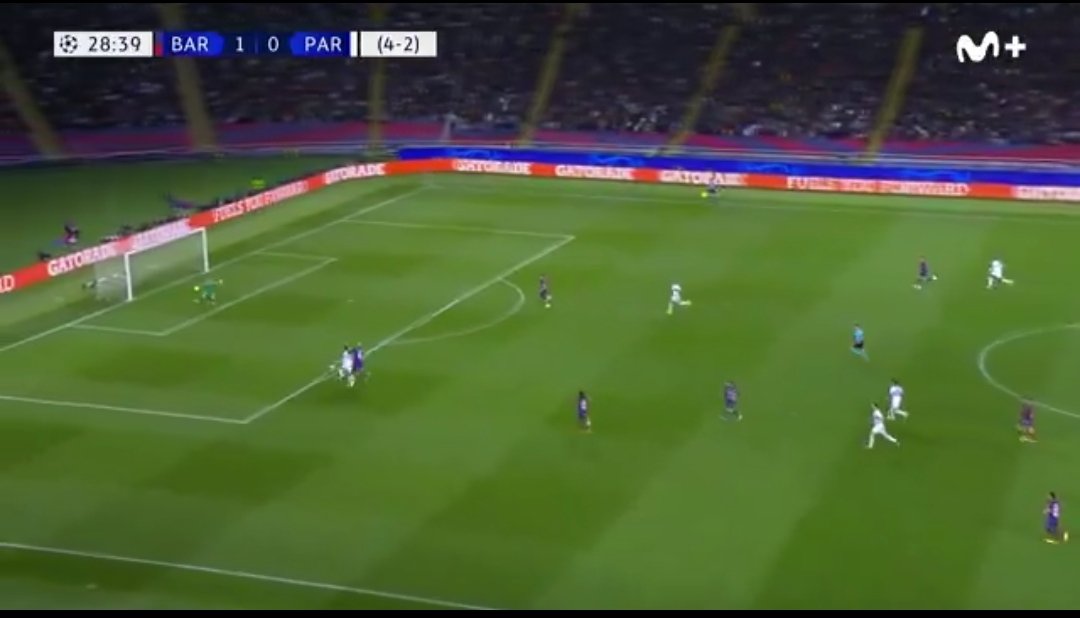 joseluisespmar's tweet photo. Misma posición, mismos jugadores, distintos criterio #LALIGAEASPORTS #Madrid #Barcelona #ROBO #expulsion #perdonada #ElClasico https://t.co/K37sbtCuHP
