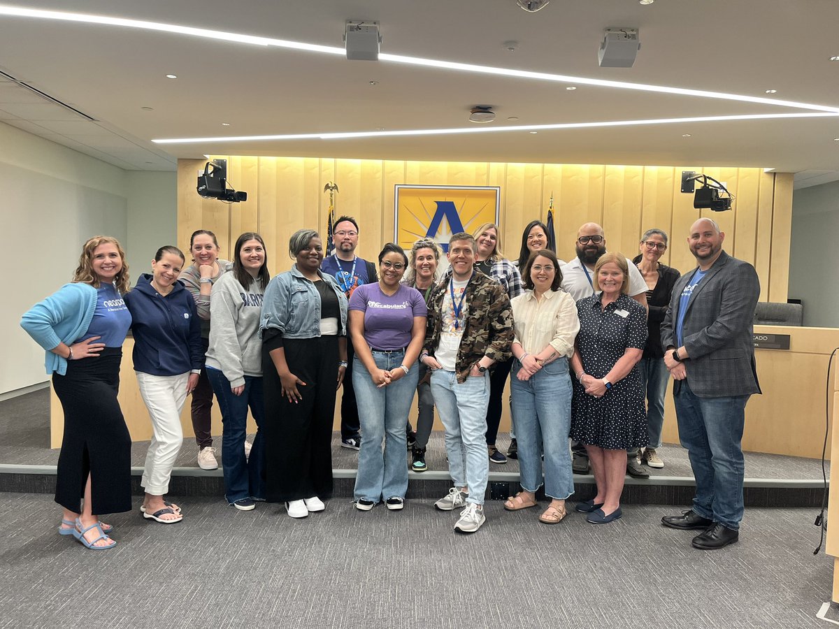 We had an absolute blast with @aps_edtech! Celebrating the top three <a href="/Nearpod/">Nearpod</a> schools in the district was definitely a highlight. Huge thanks to <a href="/techyouverymuch/">Dr. Amy Jackson</a> for making it all happen! 🎉