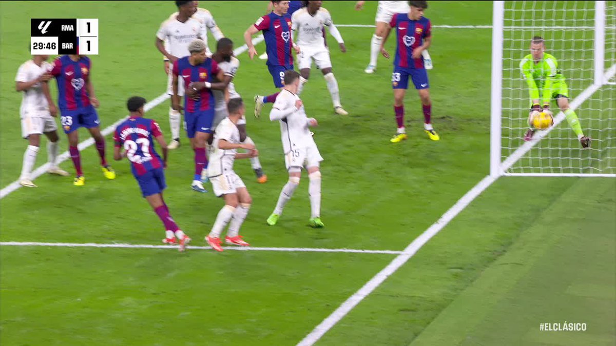 Cule_barca1's tweet photo. 🚨🚨🚨🚨🚨 |

- في 45 دقيقة فقط ، ثلاث حالات حساسة جداً للتحكيم تخدم مصالحة ريال مدريد '

- ركلة جزاء غير صحيحة لـ الريال ،
- هدف صحيح لـِ برشلونة ،
- كامافينغا أخر لاعب ولم يُطرد ،

- نادي النظام و التحكيم هوا حاكم هذا الدوري القذر . 🔵🔴 https://t.co/v7AKGHJdKD