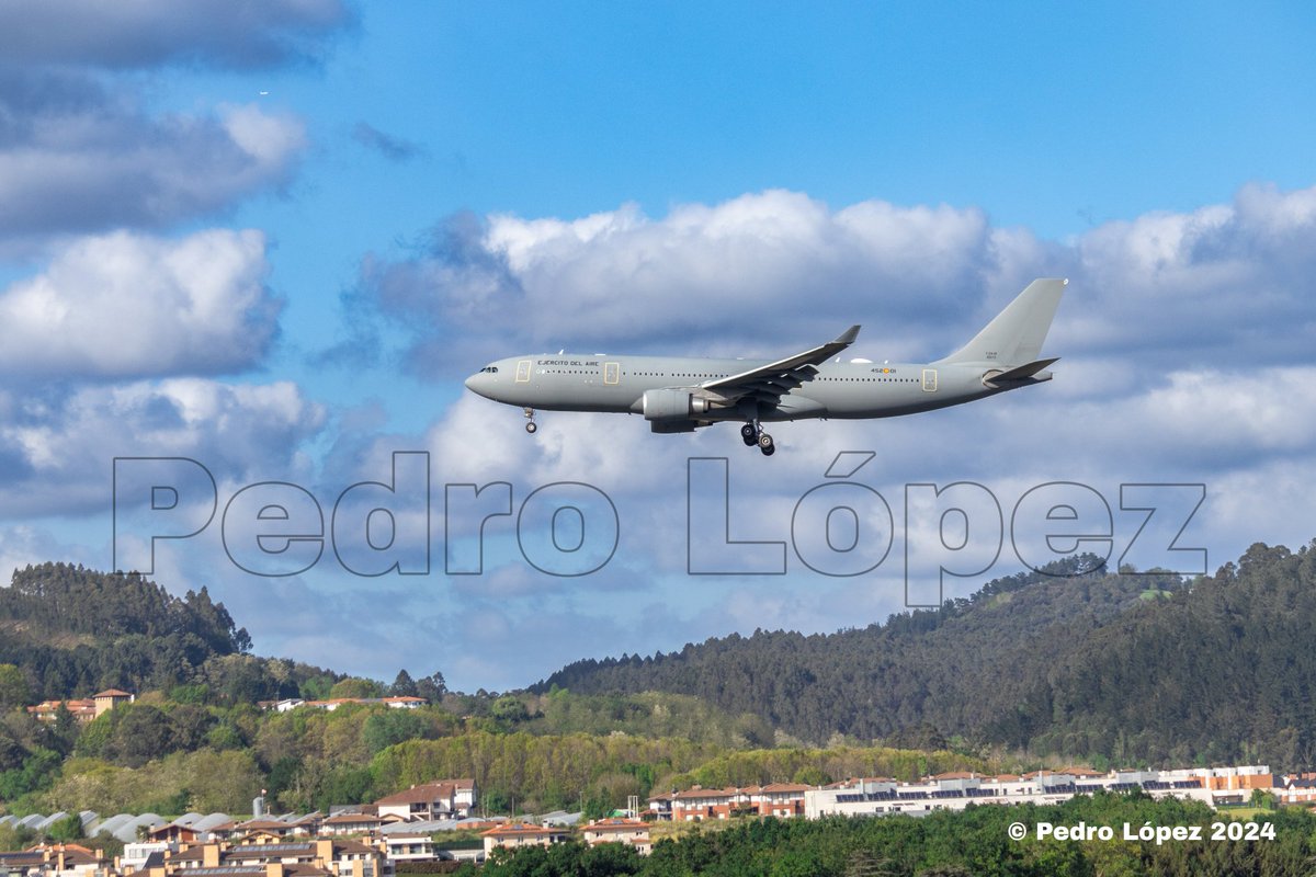 No todos los dias se ve un avion militar aterrizando en Bilbao!!!!😁 😁 😁 

✈️ AME4539 452-01
↔️ Bangkok - Bilbao
📆 21/04/24
📍Loiu (Bizkaia)

<a href="/ejercitodelaire/">Ejército del Aire</a> <a href="/BilbaoAirport/">Aeropuerto de Bilbao</a> <a href="/GobiernoDeEspan/">Gobierno de España</a>  <a href="/BilbaoSpotters/">Bilbao Spotter</a>