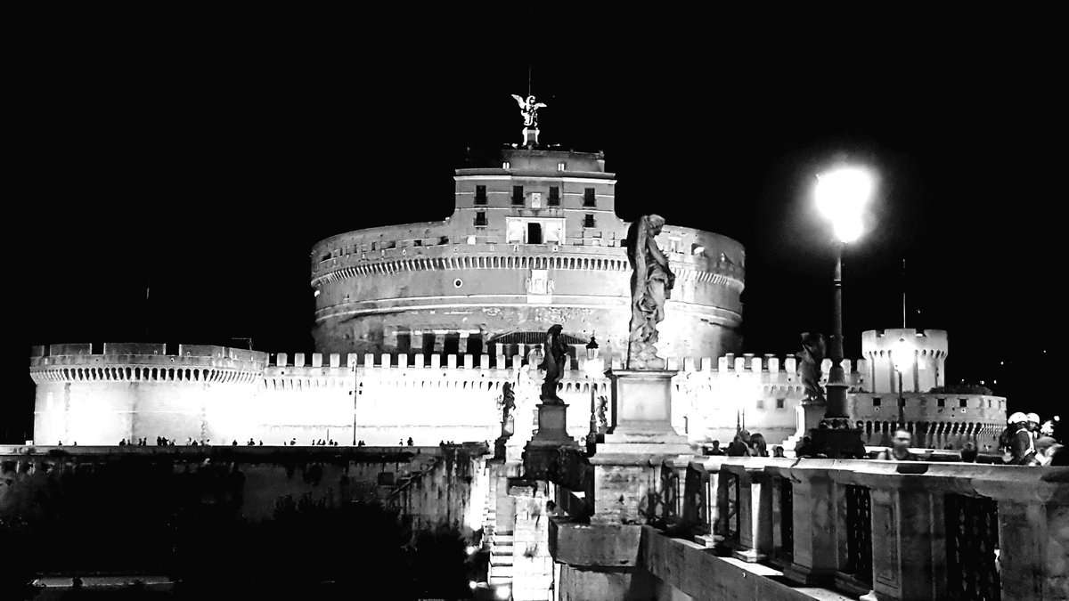 Non potevo non farti gli auguri, Roma mia bella...
#21aprile
#NatalediRoma