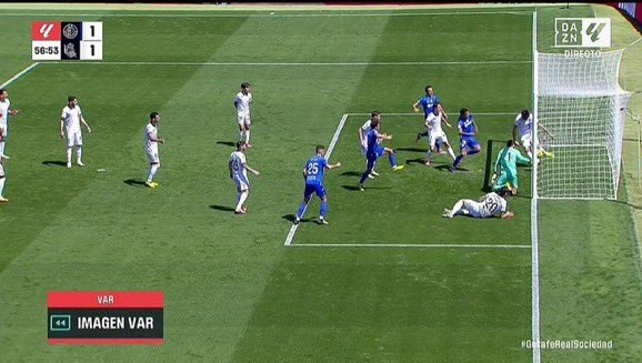 NEKODeportes's tweet image. 😶‍🌫️ 𝐕𝐚 𝐝𝐞 𝐠𝐨𝐥𝐞𝐬 𝐟𝐚𝐧𝐭𝐚𝐬𝐦𝐚 𝐥𝐚 𝐣𝐨𝐫𝐧𝐚𝐝𝐚 𝐝𝐞 𝐡𝐨𝐲

👻 2 goles fantasma en el Getafe ⚔️ Real Sociedad.

👻 1 gol fantasma en el Clásico.

😤 Luego queremos que LaLiga sea la mejor liga del mundo…

#ElClasico #ElVAR #RealMadridBarcelona #GetafeRealSociedad