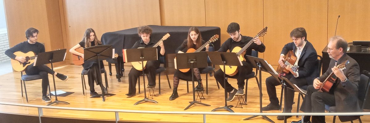 The seven players of the UMW Guitar Ensemble finished up the semester very nicely in Seacobeck this afternoon with Bach, the Beatles, jazz, folk tunes and more.