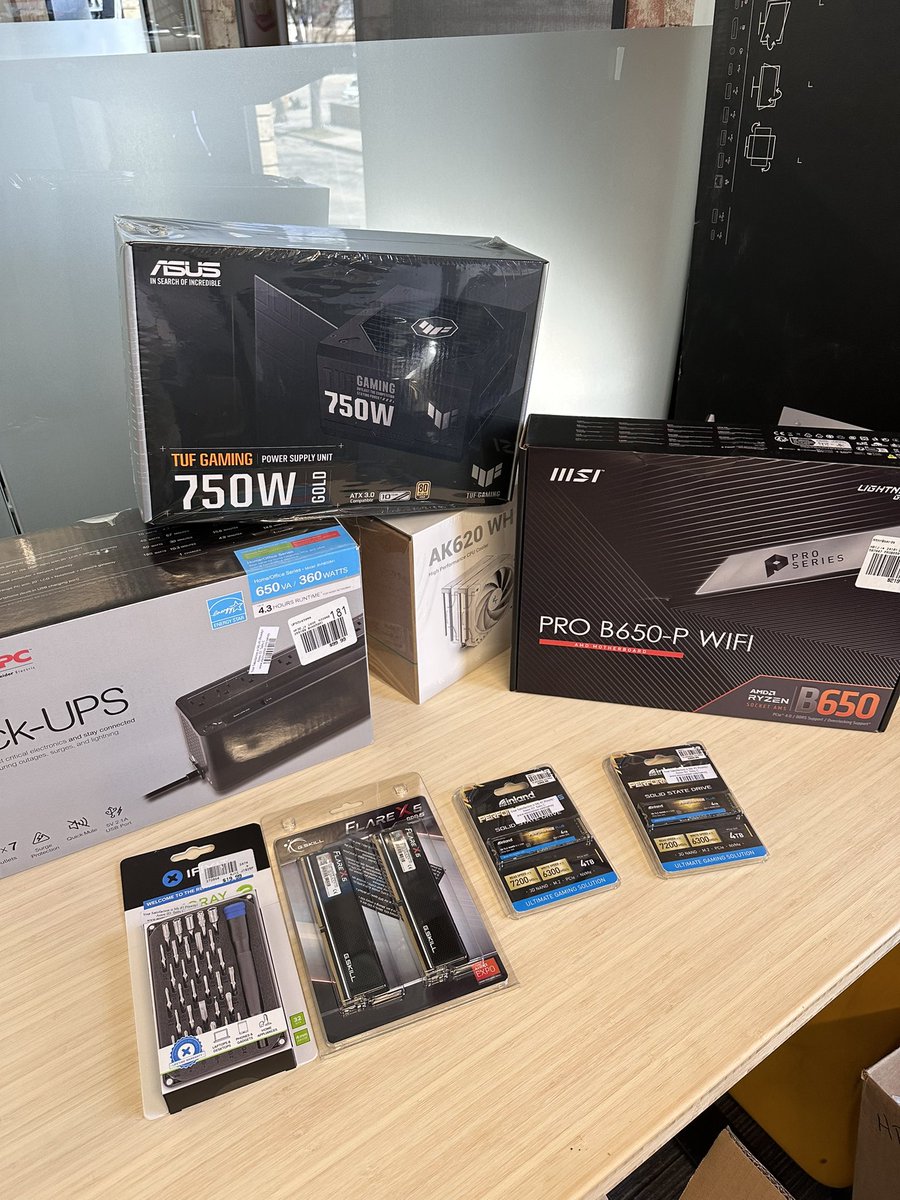 🤓 Building a stacked PC for staking Eth

Lesgoooo @RocketPool_Fi 🚀