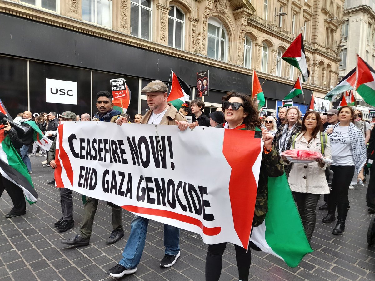 jeremykopite's tweet photo. Liverpool Sunday demo for Gaza #CeasefireNOW @PSCupdates @GMF_Palestine @BDSmovement @AJEnglish @PACBI @QudsNen @The_NewArab @LivEchonews @bbcmerseyside https://t.co/npCgf6rTgR