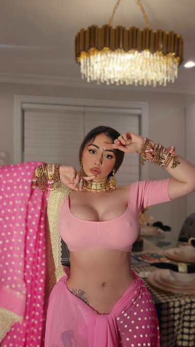 Rt this and for a nude selfie 🤳 🤪 https://t.co/V8I9KEdchw