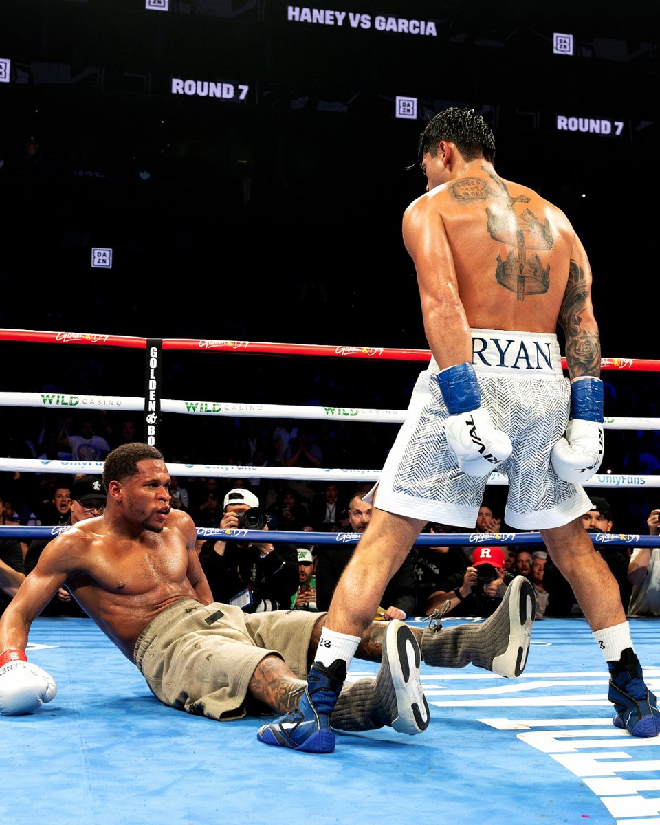 DAZNBoxing's tweet photo. Round 7. #HaneyGarcia https://t.co/a34eJ0W4fh