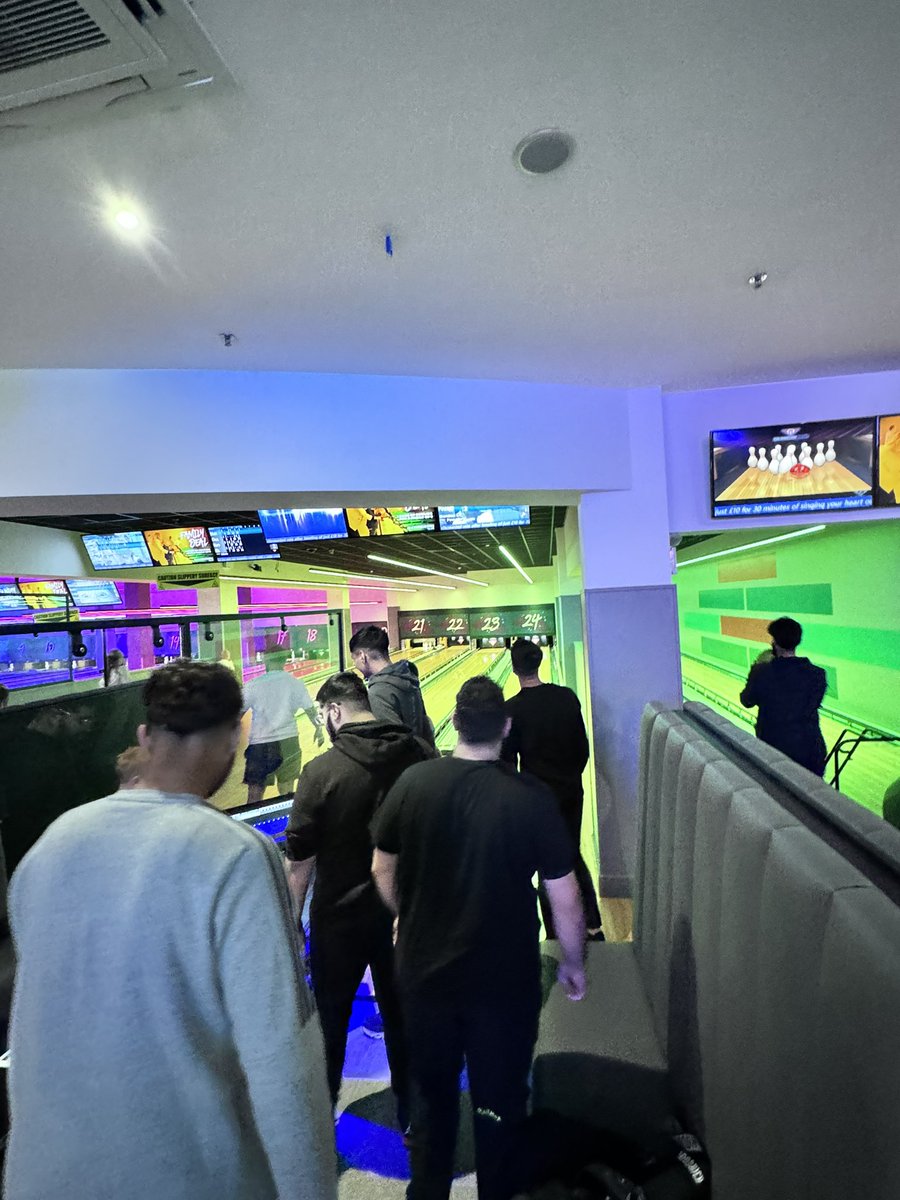UniqueHubb's tweet photo. We had a fantastic youth incentive evening with the boys from the youth club at Xscape Castleford! Enjoyed bowling, games, and some friendly competition with youth &amp; staff. 
🎳🎮 🥊 

#SaferStreets #YouthClub #TeamUnique https://t.co/KFHXacVWAM