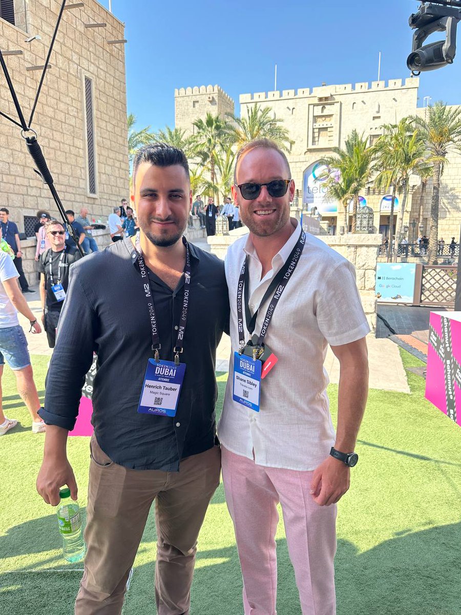 @token2049 @sibley89 @joterovila Great meeting up with another one of our partners, Henrich from @MagicSquareio 🪄 Magic Square is a web3 app store that allows users to create a custom dashboard with all of their favorite apps in one location. Check out our app there! 👇 magic.store/app/travalacom