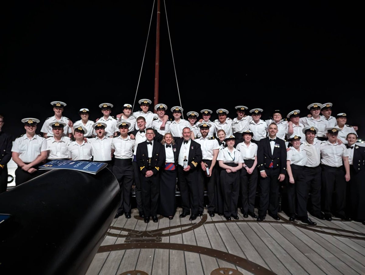 Last night, we hosted our first Alumni Dinner since the amalgamation of Southampton and Sussex URNUs. With a total of 240 alumni and OCs in attendance, the dinner on @HMSWarrior1860 was indeed an excellent night to remember. BZ to our Social Sec and all involved in the planning!