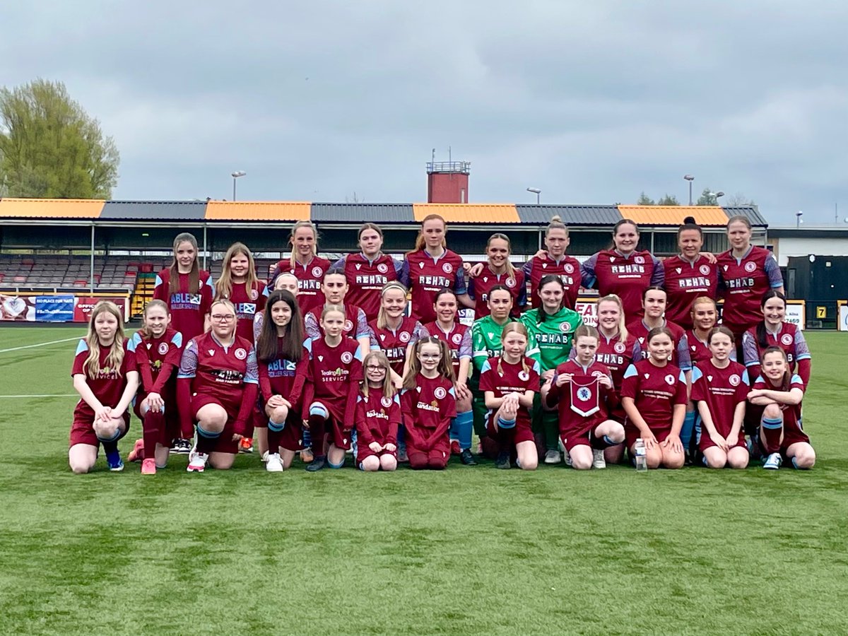 Teams with their mascots before today’s @SWFChampionship & @SWFLeagueOne Cup Final. Rossvale won 1-0 AET. Well done to both teams for an exiting game. Congratulations to @RossvaleFCWomen & unlucky @Dryburghgirls & all captured in my matchday vlog out soon