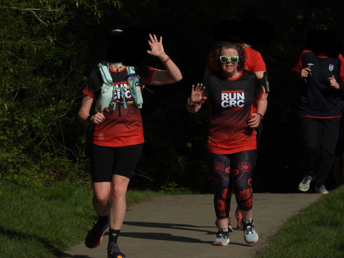 Great parkrun yesterday, not really the time I wanted but hey ho. Ran with a couple of club mates showing off our new kit (and generally showing off 😂). Look at how happy I am 🤪. Thanks to @IanMulcahy3 for the photos #running #parkrun #crawleyruncrew #endorphins