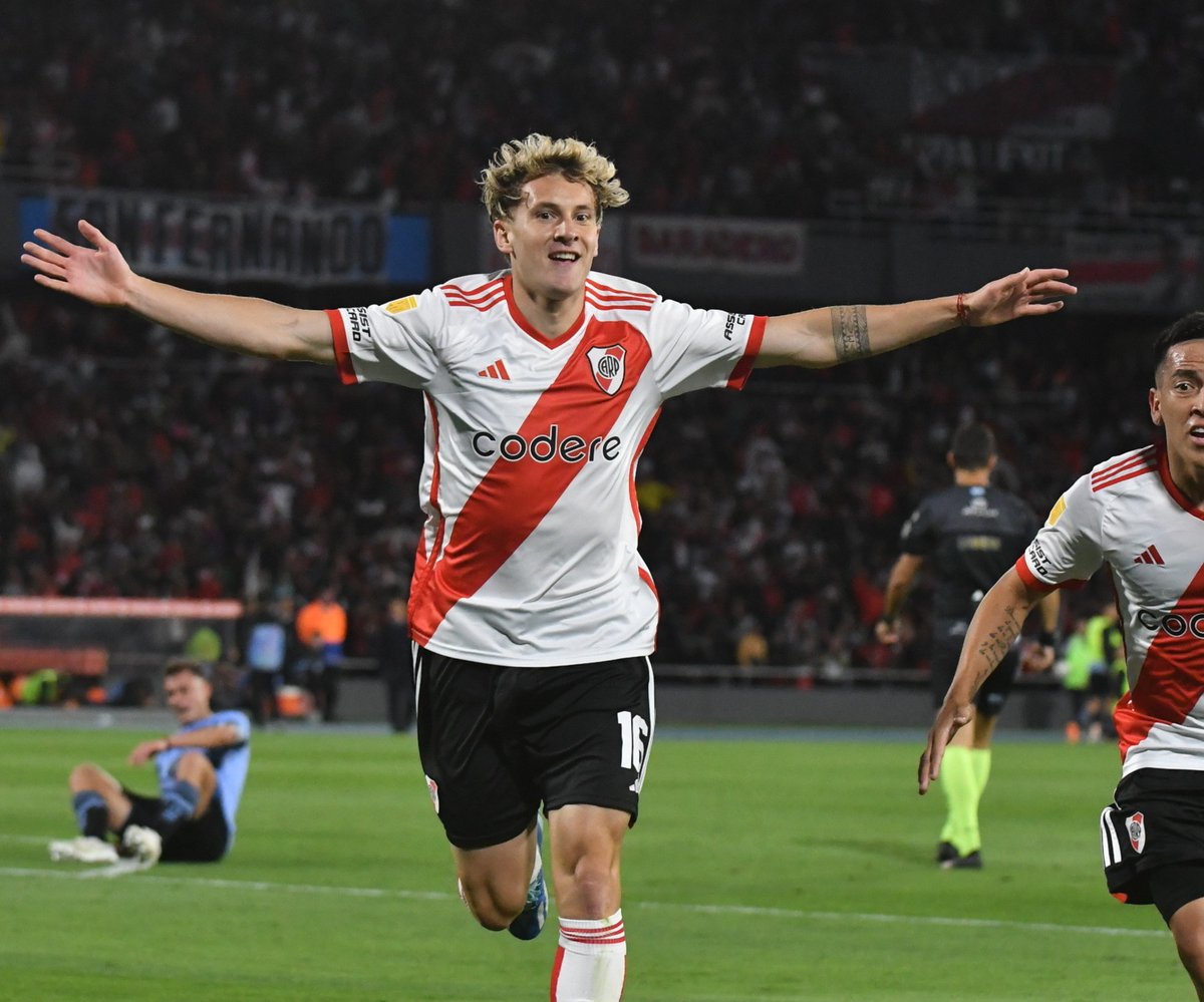 Rom6n_'s tweet photo. El partido que hiciste, hermano. Gracias para siempre.

Boca Predio🩵💛🩵 https://t.co/JokfLvdP8X