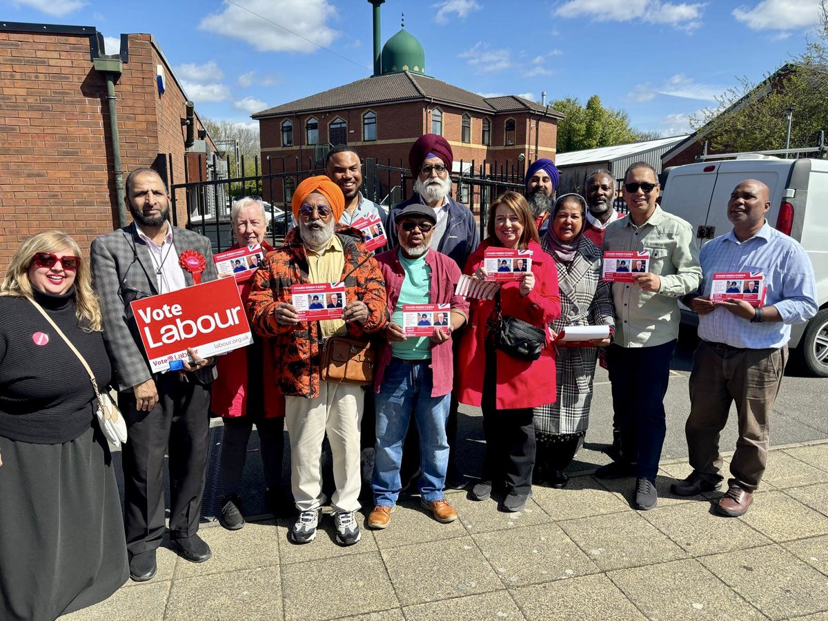 Out in Tipton town today with TEAM  @SandwellLabour @cllrKblackheath campaigning for our 2 excellent councillors candidates @CharnPadda4TG and @KurshidHaque4GB; West Midlands Mayor candidate @RichParkerLab and Police & Crime Commissioner candidate @SimonFosterPCC  #VoteLabour
