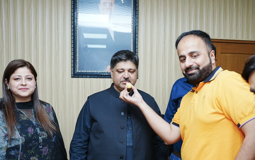 sanaadeel15's tweet photo. Congratulations Sir on your win! Your hard work has paid off, and it's well-deserved. Alhamdulillah for the success! @ShoaibSiddiqui_ https://t.co/vxRW424pIv