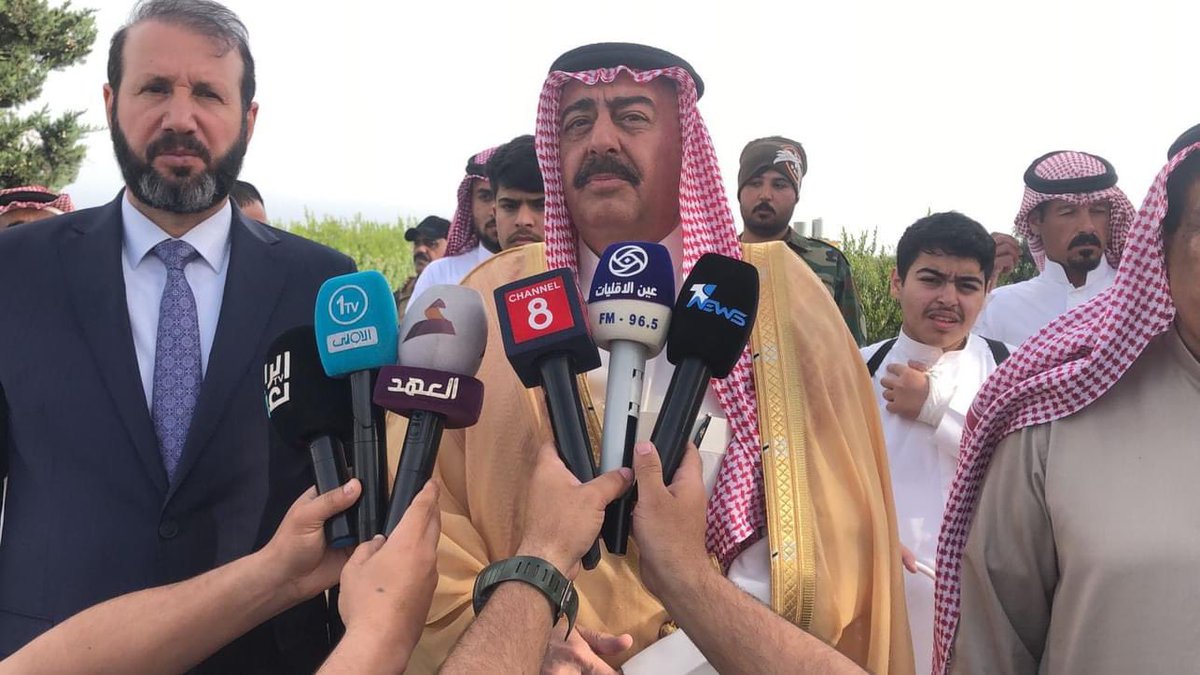 ahmed_mozahm's tweet photo. السيد عبدالاله النائل رئيس مؤسسة الشهداء في ضيافة الشيخ شيخ شمر فيصل الحروش الجربا
في قرية العلكانه ناحية ربيعة 

وقدم الشيخ فيصل الحروش الجربا للسيد عبدلاله النائل طلبات اهالي الشهداء و الجرحى في منطقة من ربيعة  

@SAlgarba https://t.co/jh5JlixeR4