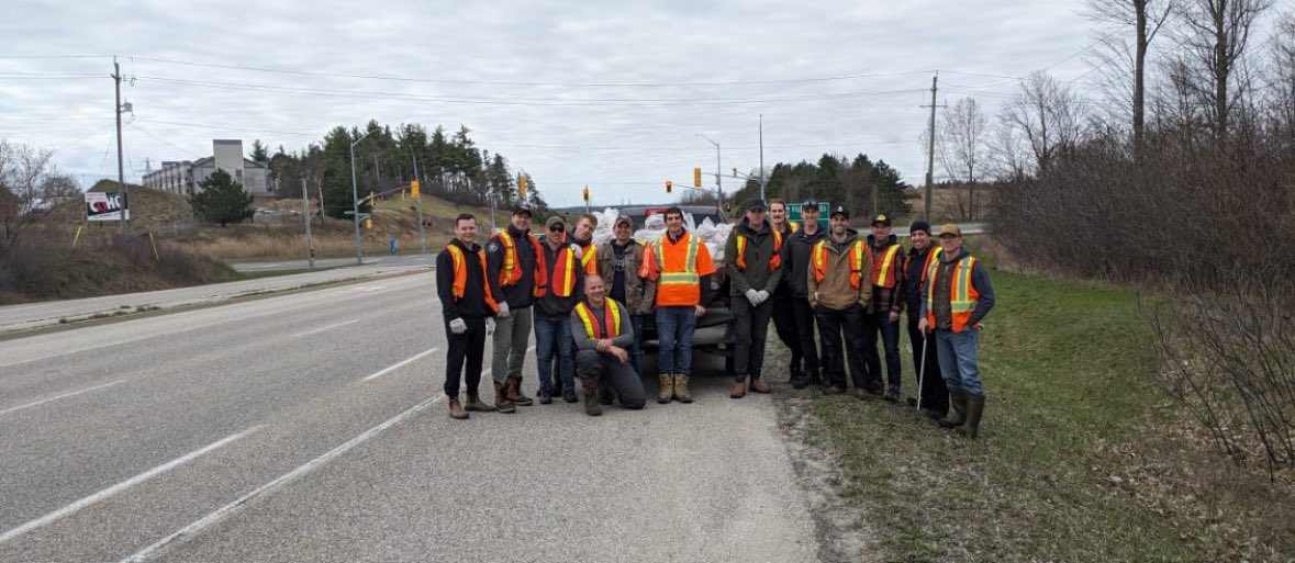 CPFFALocal499's tweet photo. In an effort to encourage safe and healthy neighbourhoods, members from Platoon 2 volunteered at our annual #AdoptARoad roadside cleanup. They lead the way with 3 other Platoons scheduled to pick up garbage along Hwy 24 in the coming weeks. #CambridgeConnected @cityofcambridge https://t.co/aoR3BUnjVN
