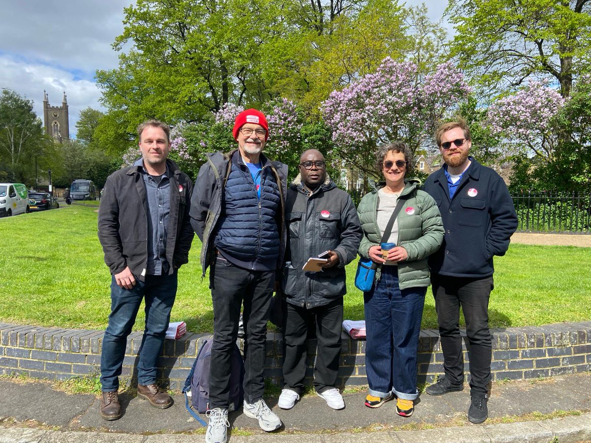 A fantastic weekend out and about across #DeBeauvoir campaigning for @SadiqKhan @Semakaleng & for our by-election candidate @JasziieeM #VoteLabour 🌹 #VoteSadiq 🌹#JAS4DB 🌹🗳️Great to have support from @carowoodley @Meg_HillierMP & @HackneyLabour activists & councillors.