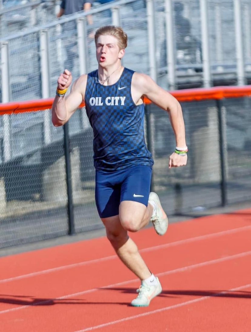 Congratulations to Ethen Knox for breaking the school record in the 200m at the SRU Invitational Saturday! Ethen ran a 22.32, breaking Grant Rodgers 2016 mark of 22.42! <a href="/KnoxEthen/">Ethen knox</a> <a href="/Oil_City_Sports/">Oil City Athletics</a> @OilCityHS <a href="/OilersFB/">Oil City Oilers Football (Official)</a> <a href="/The_Derrick/">The Derrick</a>