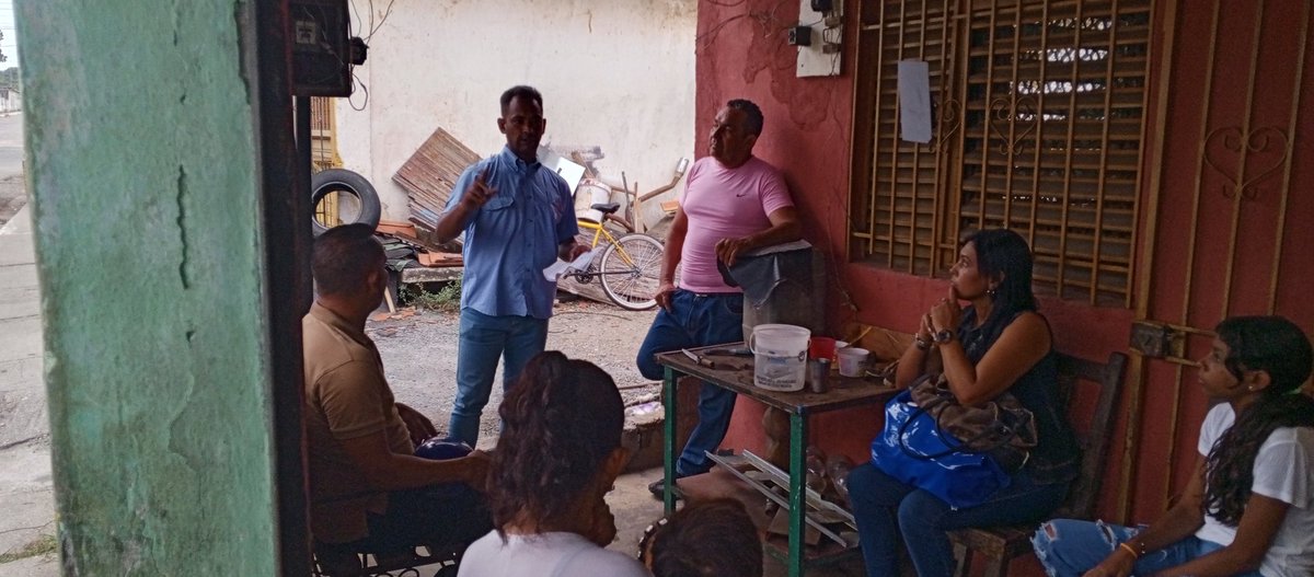 <a href="/partidoUNT/">Un Nuevo Tiempo</a> desde el municipio Páez del estado Portuguesa en reunión con los coordinadores de centros hablando de la #rutaelectoral y explicando que nuestro líder <a href="/manuelrosalesg/">Manuel Rosales</a> demostró de que está hecho #RosalesComplioConVzla #SomosUnt #UntPaezPortuguesa