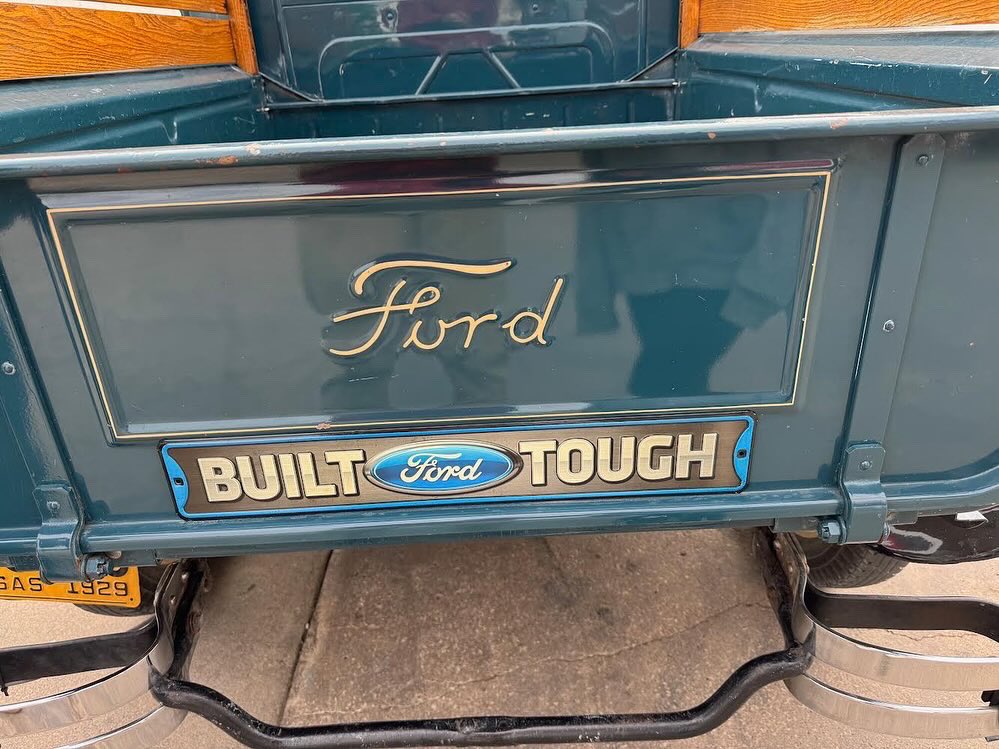 Driving my old Lincoln K in Kansas today with my daughters, we stopped in Caldwell, KS, which was an important town on the Chisholm Trail cattle drive from Texas to Kansas in the 1800’s. I met a @Ford truck enthusiast and he showed me his 1929 Model A pickup, built at The Rouge