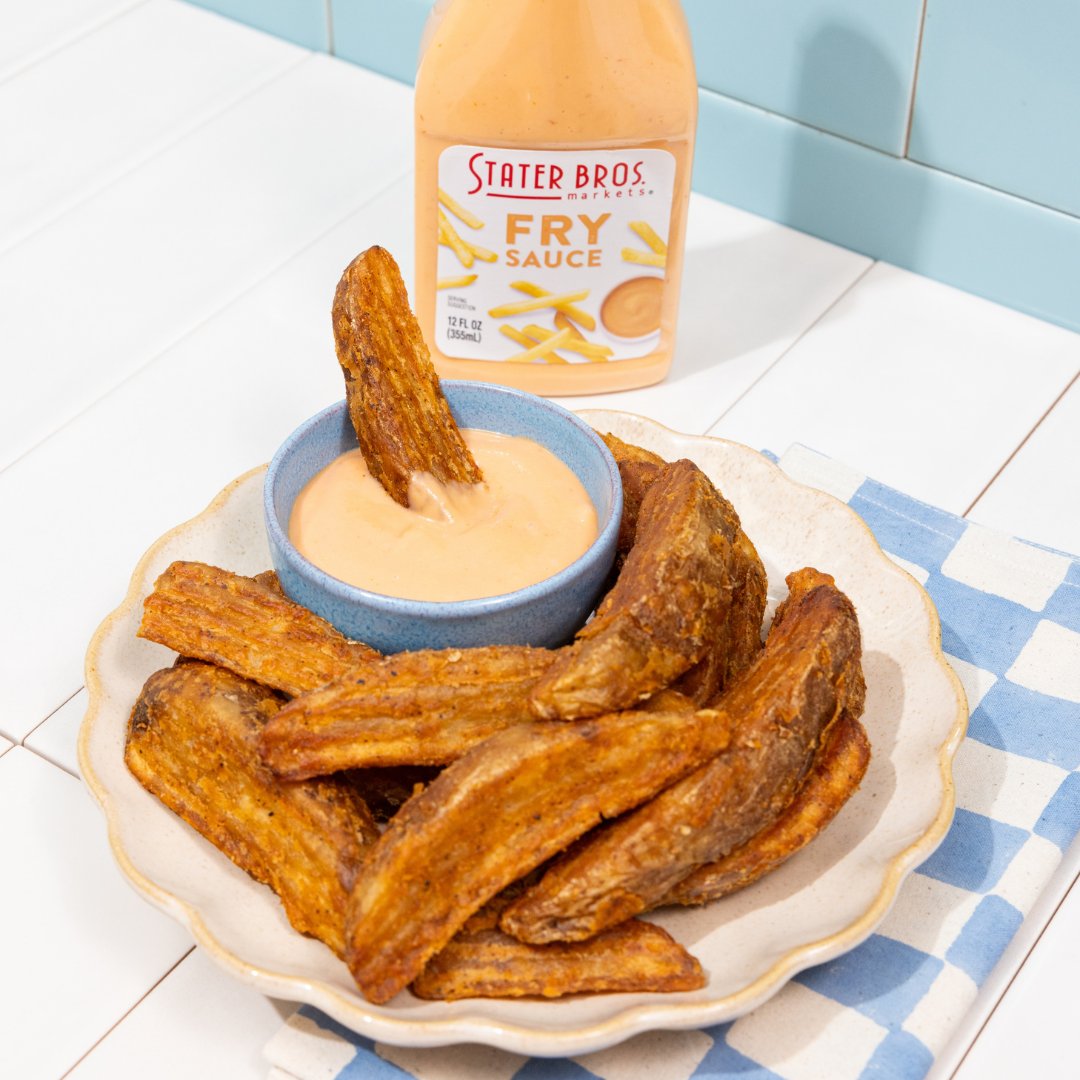 StaterBrosMkts's tweet photo. Forget fries, it's all about wedges. 🥔 Crispy, golden, and the perfect partner for any fry sauces! Grab some fresh, made-daily potato wedges from our Deli counter today. 😋

#staterbros #sundaysnacks https://t.co/7L0cMh968J