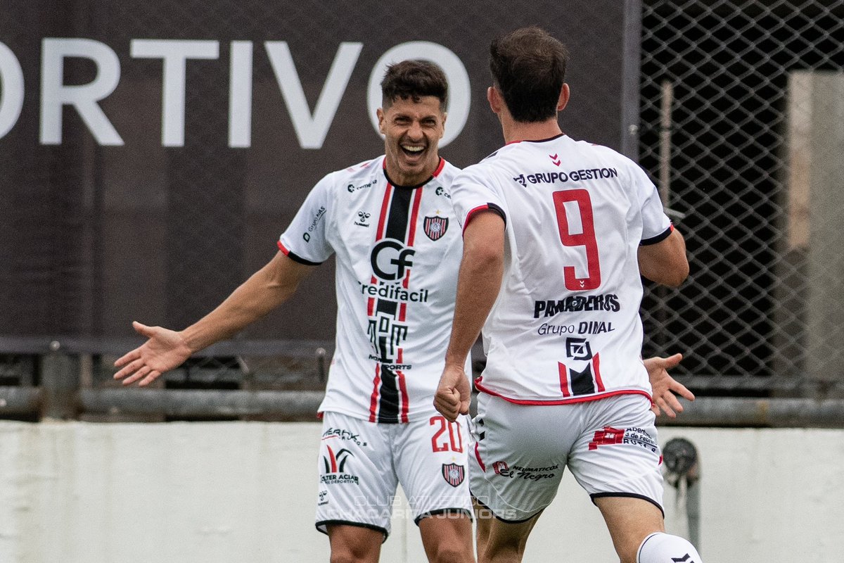 ChacaOficial's tweet photo. GANOOOOOOO CHACAAAAAAAAA 🇾🇪🇾🇪🇾🇪🇾🇪🇾🇪🇾🇪

#Chacarita 2-1 #Agropecuario

#VamosChaca🔴⚪️⚫️ https://t.co/s4i9sIBVdV