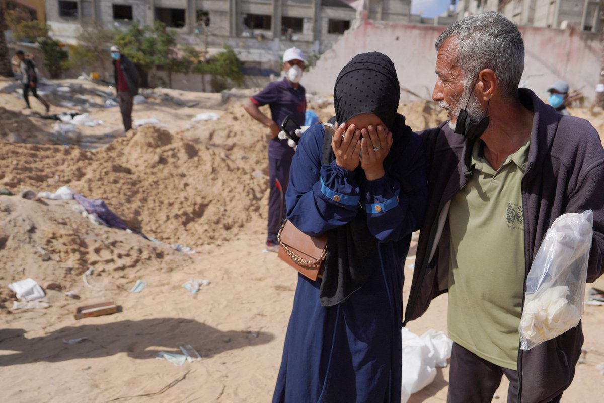 “The bodies include elderly women, children and young men.” The mass grave at Nasser Hospital is one of several found at hospitals in Gaza that were besieged by Israeli forces. 🔴 LIVE updates: aje.io/i1z6nd