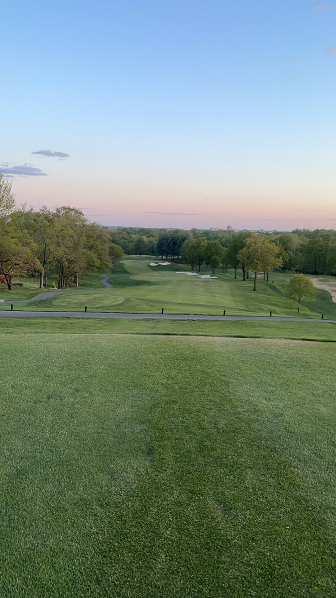 c_roberts11's tweet image. Evening prep for tomorrow’s Southern Open Championship!💪