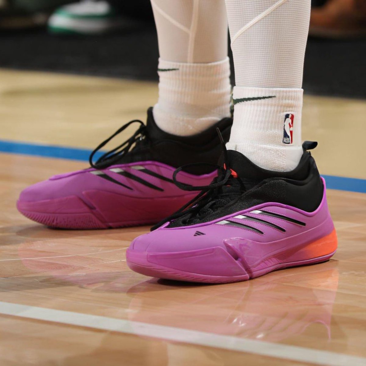 damian lillard 7 shoes pink