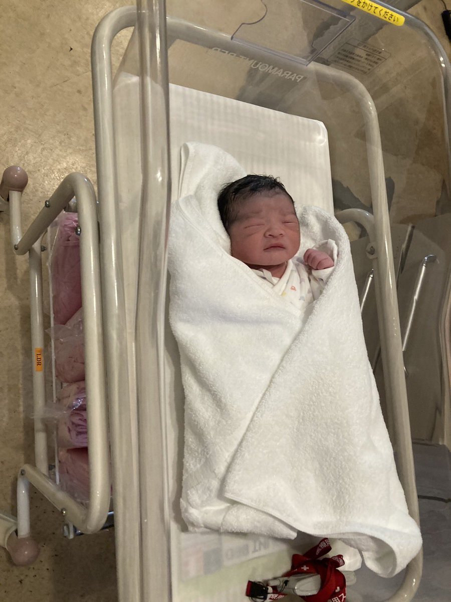 crazhiace's tweet photo. たった今

お陰様で
母子共に健康で
女の子が
誕生しました🐣

#smile795 https://t.co/N3DuFtz0VS