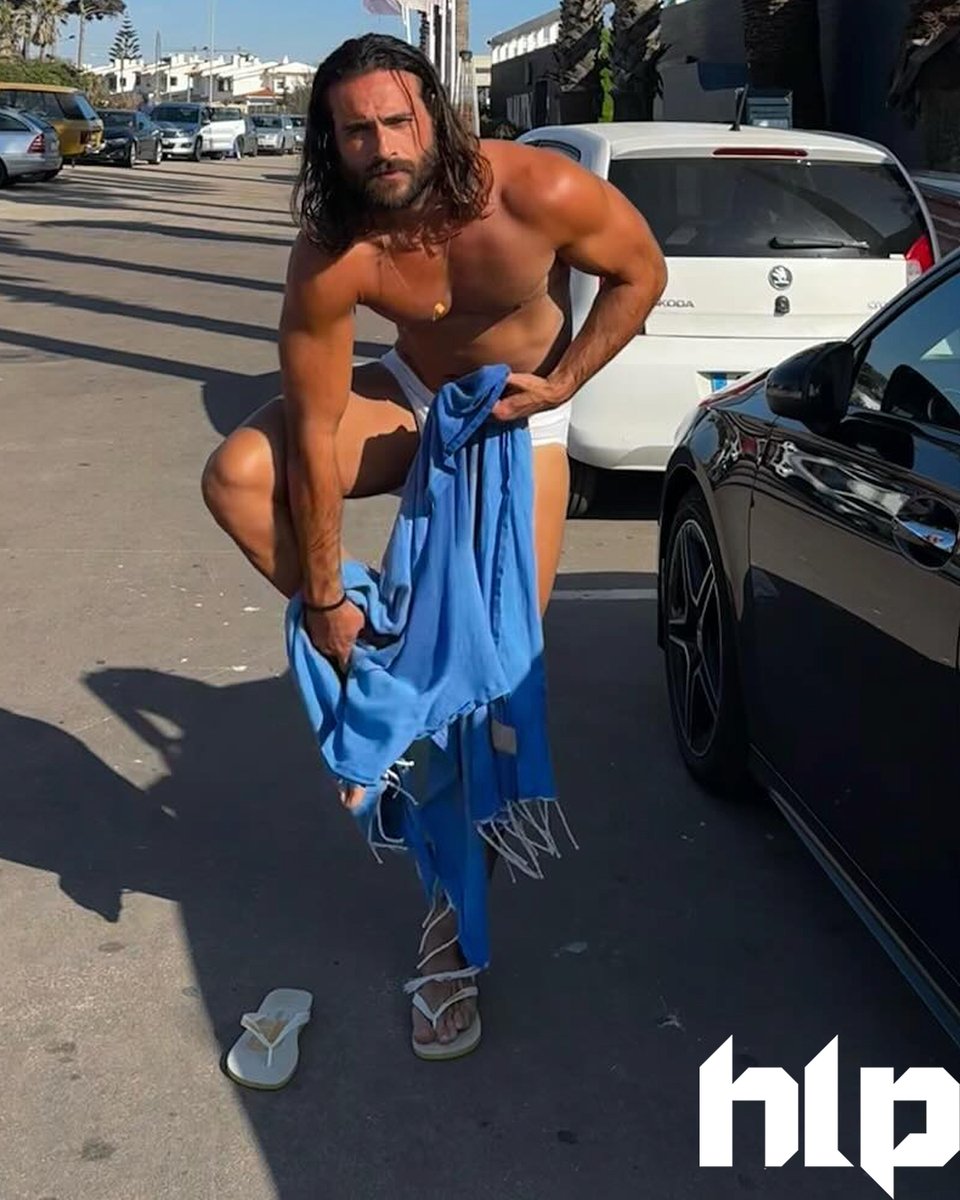 It's just the handsome Portuguese actor Isaac Alfaiate leaving the beach!! 🇵🇹🔥🔥

#isaacalfaiate
#actor #model #portuguese
#picture #photo #summervibes #beach
#estoril #praiadabafureira #portugal
#homensdelinguaportuguesa