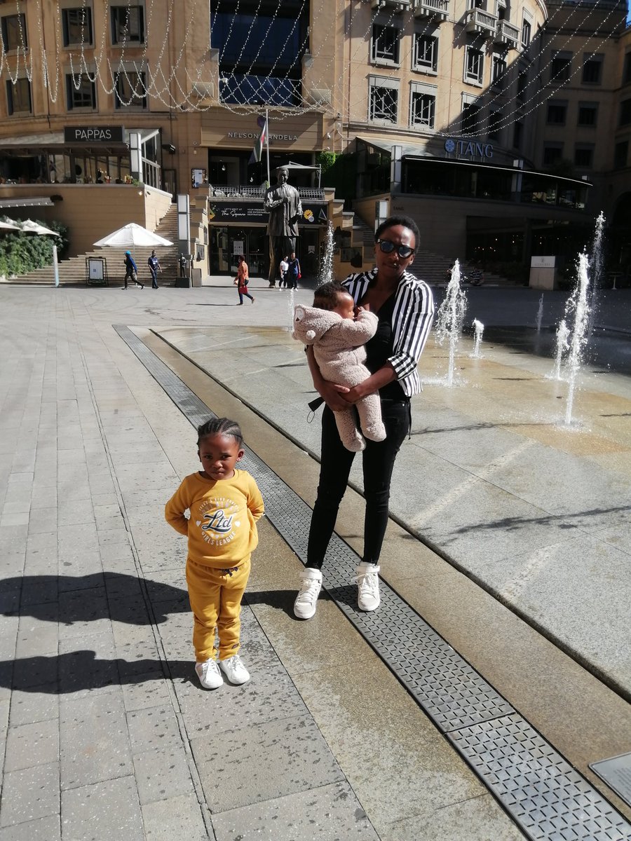 81Modise's tweet image. Happy birthday to the love of my life thank you for being part of my life and for making me a father and not a baby daddy, thank you for everything that you have been to me through out the years we've been together I love you with my all.