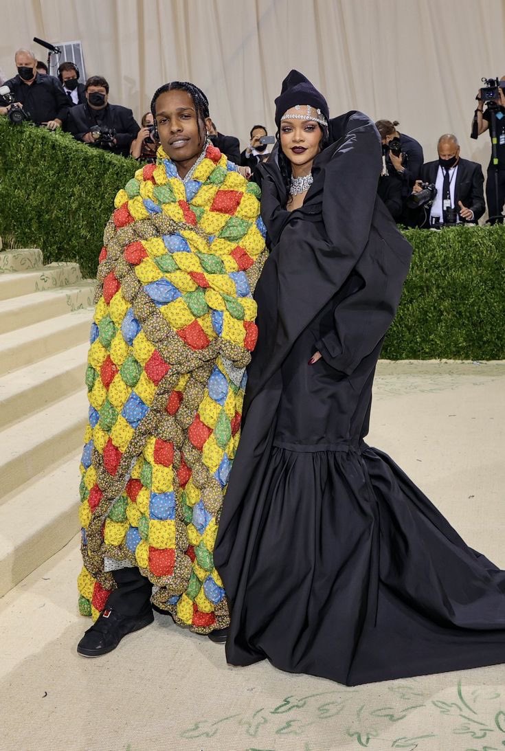 fentydix's tweet photo. Rihanna and Asap a fashionable couple…
A thread https://t.co/wQInN4tGy0