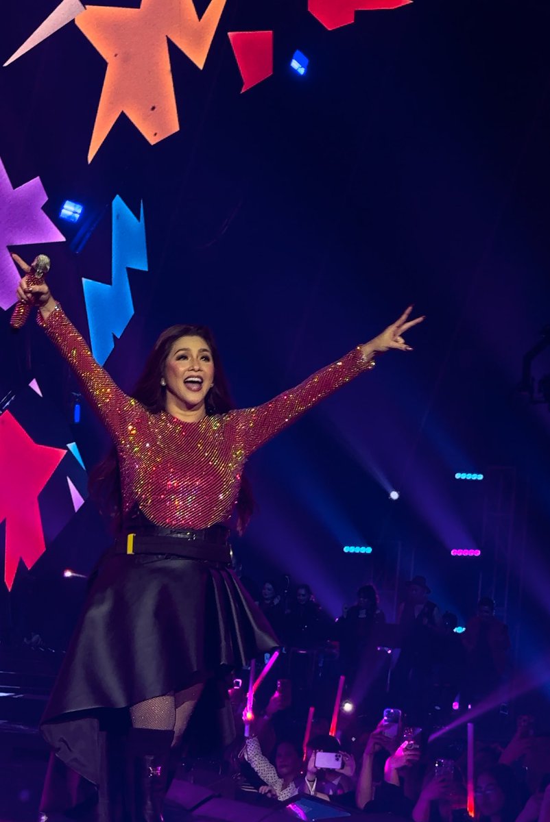 chylemn's tweet photo. kahit ilan beses ko sabihin sa sarili ko na last na to …di ko magawa! budol is real pagdating talaga sau ate @reginevalcasid 
Happiness ka ng marami adiks and you deserve the Happiest day ever!
you are truly a blessing to everyone💛
#HappyBirthdayQueenRegine
RegineRocksTheRepeat https://t.co/izMmFltY2B