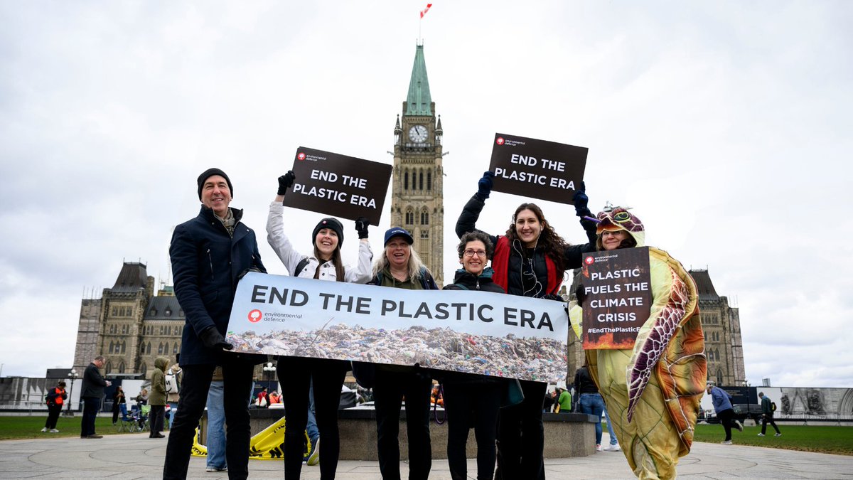 envirodefence's tweet photo. THANK YOU for marching with us today to #EndThePlasticEra! The Global Plastics Treaty are a pivotal moment. Hundreds of people joined us as we marched through downtown Ottawa to send a strong message to the negotiators that we need a Treaty to end the plastic era! https://t.co/pyW9gr2Wh4