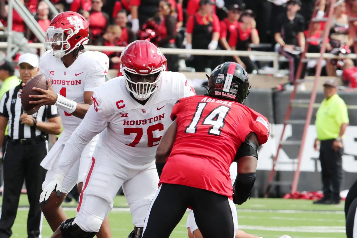 NEWS: Houston standout tackle Patrick Paul had a TOP-30 visit with the Cincinnati #Bengals, sources tell @_MLFootball. Paul is 6-foot-7, 331 pounds and visited with 11 teams.