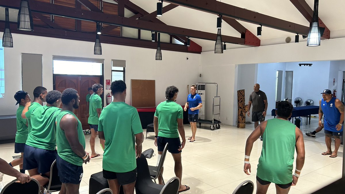 Split tactical awareness session this afternoon, boys getting to learn from some of the best coaches in the business…@WorldRugby