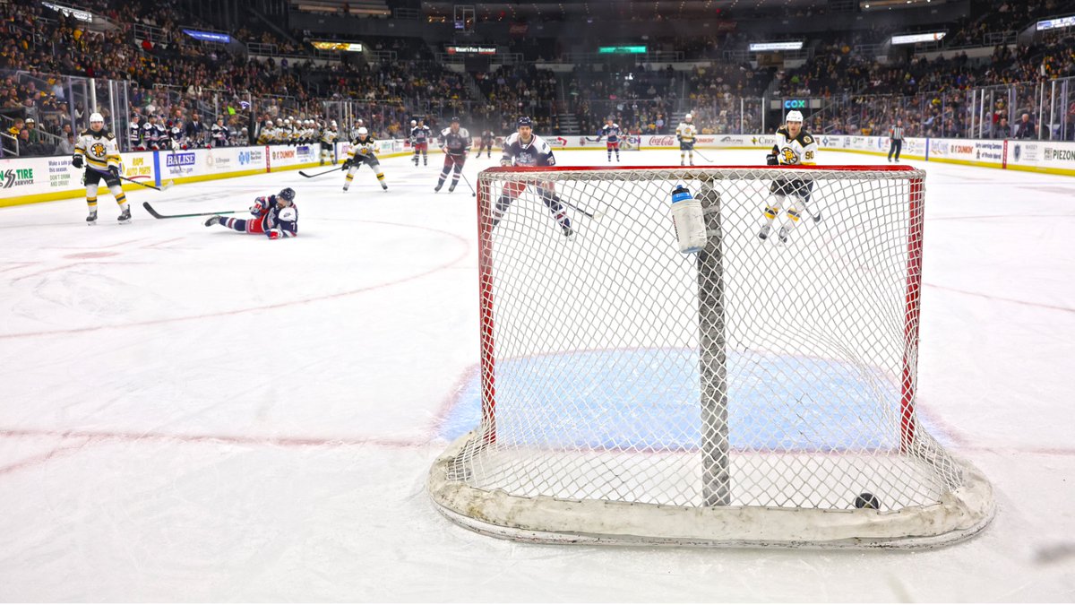 That's 3️⃣0️⃣ for 1️⃣0️⃣ 📸 Georgii Merkulov tallied his 30th of the season to cap off tonight's 4-2 win, becoming the first #AHLBruins player to score 30 goals in a season since 2015-16 (Frank Vatrano; 36) 🚨