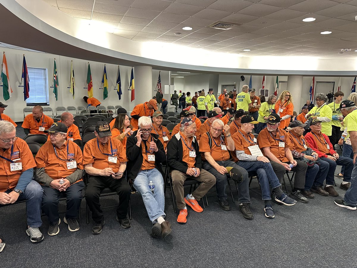 HonorFlightROC's tweet photo. Welcome home Mission 82! #veterans #honorflight #honorflightrochester #ThankYouForYourService https://t.co/OIs8kSacAg