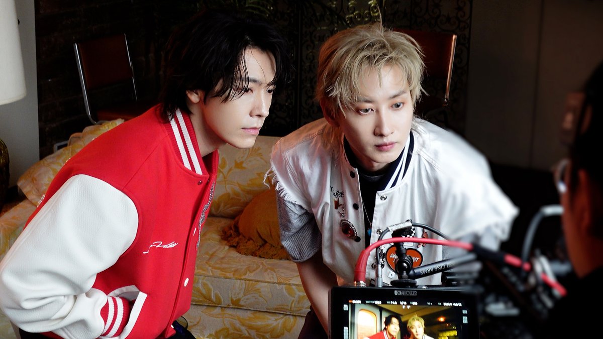 [🎥]
[DEssert] THE 5TH MINI ALBUM '606' M/V Behind the Scenes Part 2

📍youtu.be/l3PRVr6LlP4

#슈퍼주니어DnE #SuperJuniorDnE #SIX_ZERO_SIX