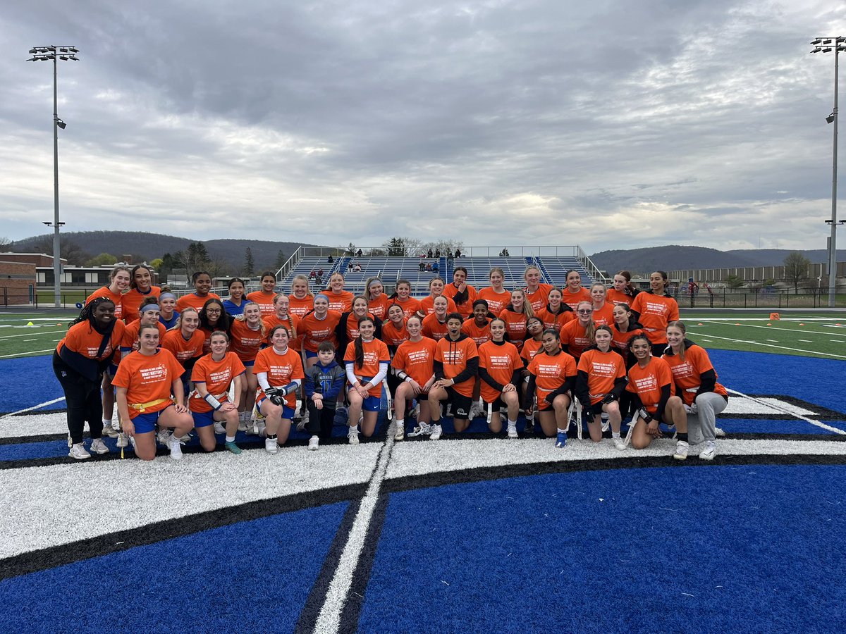📢 Shoutout to Girls’ Flag Football Senior Alexis Knox for her amazing project, bringing together the Elmira Express 🚂 and Horseheads Blue Raiders 🐴 teams to honor the late and very great Ernie Davis! #belikeernie #beachampion 🔵⚪️ •story below•⬇️