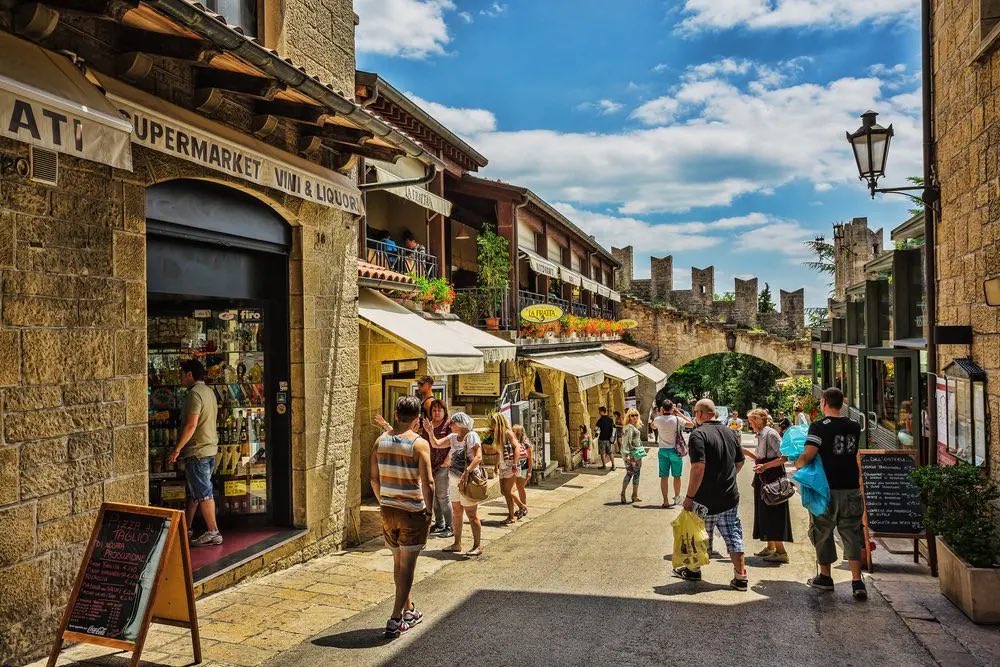 Posting good example of urbanism  from every country day 144: San Marino