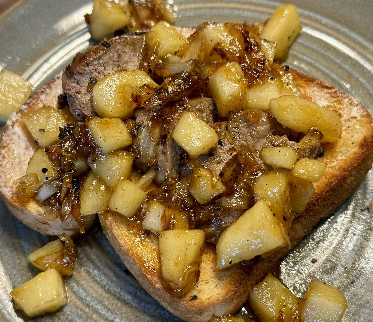 #TwitterSupperClub Smoked a duck then seared the breast crispy, oh, also seared the duck foie gras put it on toast with some caramelized apple and onion.