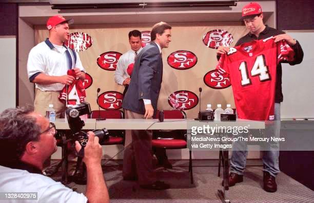 FB_Helmet_Guy's tweet photo. In the 1997 NFL Draft, the 49ers selected Jim Druckenmiller at #26 in the 1st round. Bill Walsh, who was a team consultant at the time, pushed for the 49ers to select Jake Plummer because he felt Jake fit the 49ers system much better and had Joe Montana like qualities. https://t.co/BVwC3IjG5f