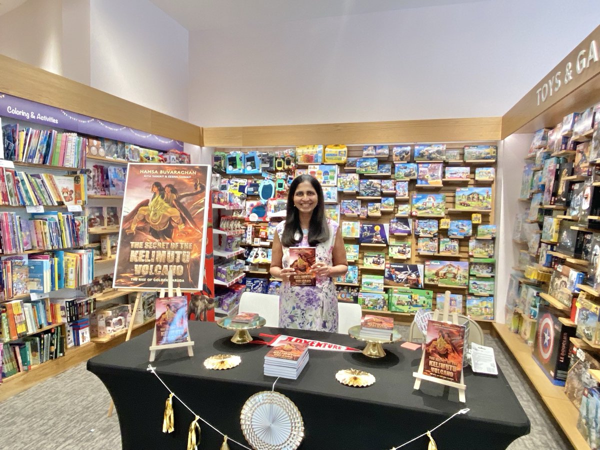 hamswan's tweet photo. Book signing at ⁦@bnwalnutcreekca⁩ Great to meet young readers and book lovers https://t.co/iHl4uGcnHn