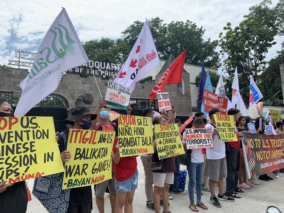 Tignan: Nakiisa sa pagkilos ang Salinlahi Alliance for Children’s Concerns sa harap ng Camp Aguinaldo kasama ang iba’t-ibang progresibong organisasyon upang tutulan ang pagbubukas ng pinakamalaking bilang ng Balikatan Exercises. #USTroopsOutNow #NoToBalikatanExercises