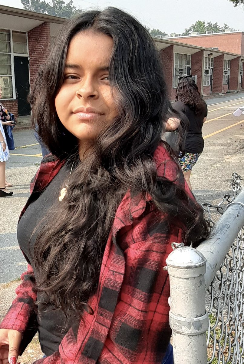 🚨PLEASE SHARE🚨We’re searching for Andrea Jasmin Canales Iglesias, 13, last seen in the 3500 blk of East West Hwy, Hyattsville, April 18, at about 4:30pm. She’s 5’0’’, 135lbs & last seen wearing a black sweater, khaki pants, & black Crocs. Call (301) 985-5060 with any info.