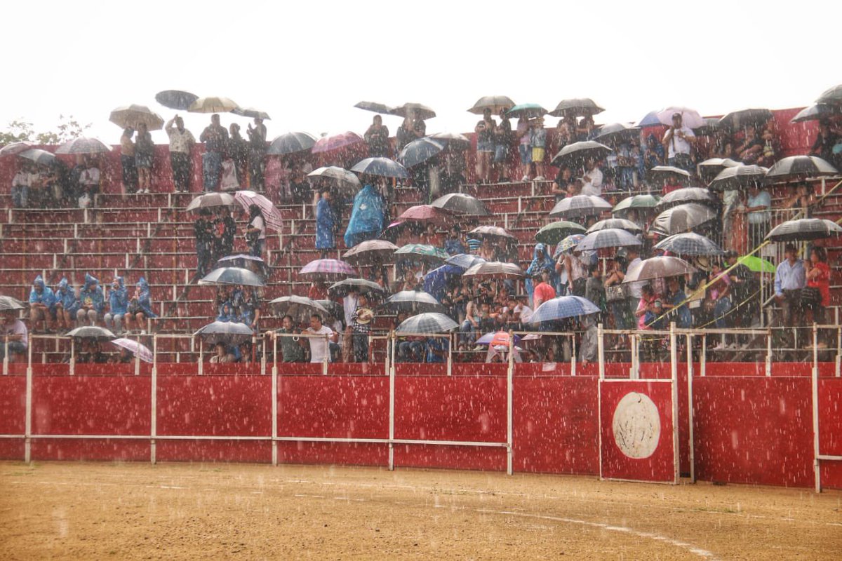 ciudadtaurina.com/detalle.php?id… 

Suspendido por lluvia festejo en Atzacan, Veracruz.